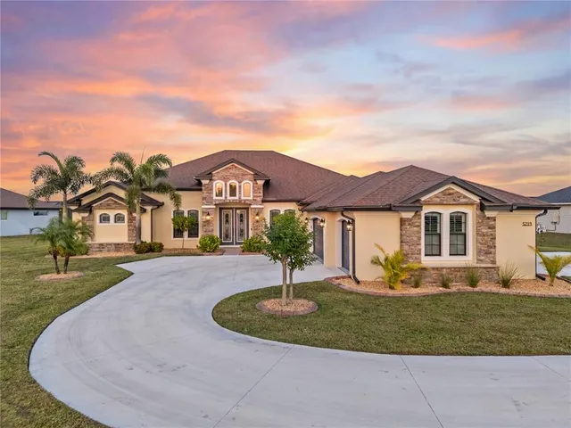 $975,000 | 5219 Lake Venice Drive, Wimauma, FL 33598