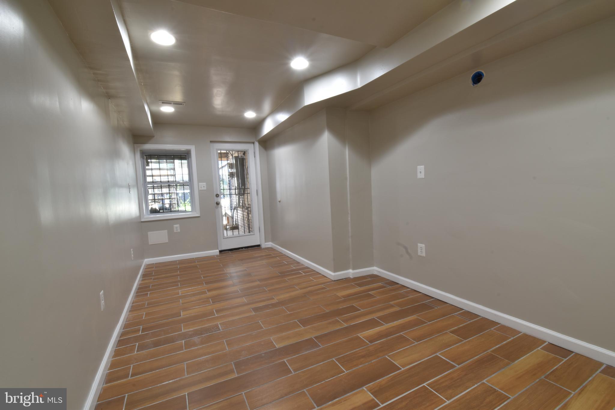620 Princeton Place Northwest, Unit B Washington, DC 20010 - Photo 9 of 13 a view of an empty room