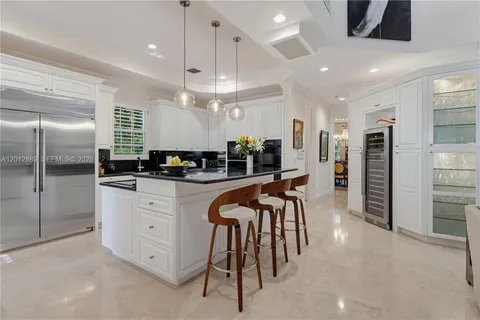 $4,999,000 | 6801 Southwest 94th Street, Pinecrest, FL 33156