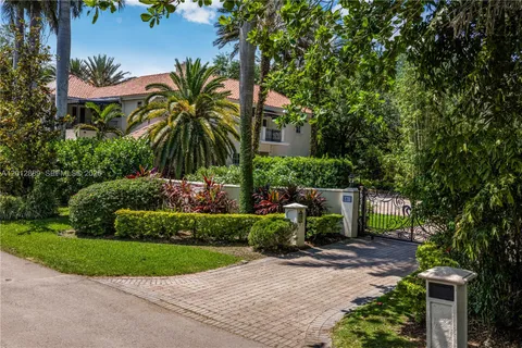 $4,999,000 | 6801 Southwest 94th Street, Pinecrest, FL 33156
