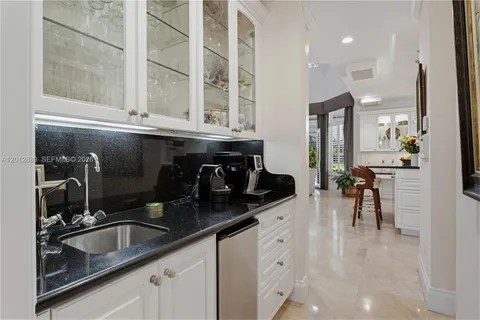 $4,999,000 | 6801 Southwest 94th Street, Pinecrest, FL 33156