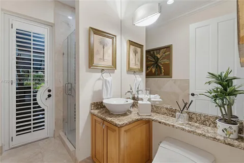 $4,999,000 | 6801 Southwest 94th Street, Pinecrest, FL 33156