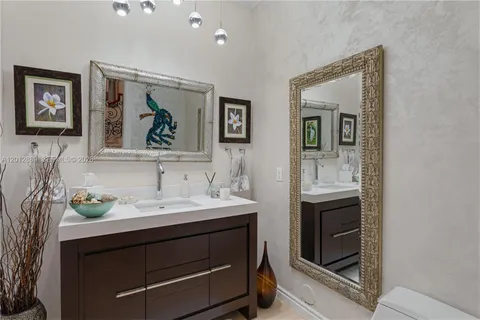 $4,999,000 | 6801 Southwest 94th Street, Pinecrest, FL 33156
