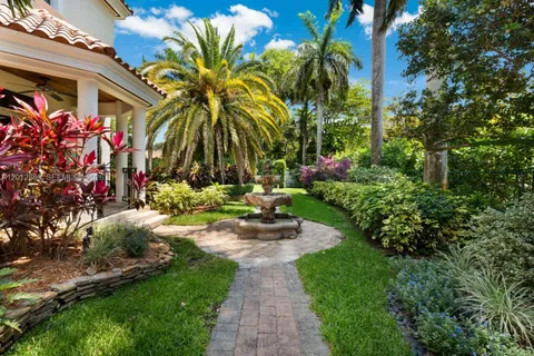 $4,999,000 | 6801 Southwest 94th Street, Pinecrest, FL 33156