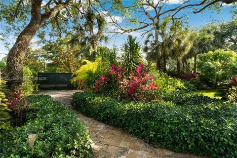 $4,999,000 | 6801 Southwest 94th Street, Pinecrest, FL 33156