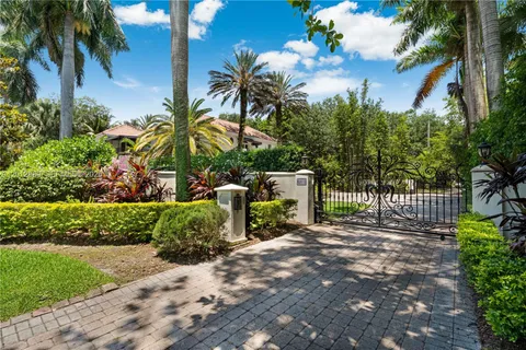 $4,999,000 | 6801 Southwest 94th Street, Pinecrest, FL 33156