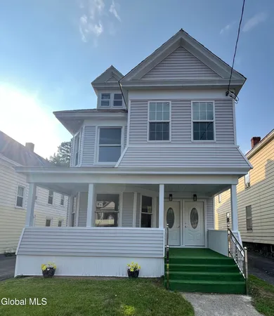 $1,800 | 239 Mc Clellan Street, Schenectady, NY 12304