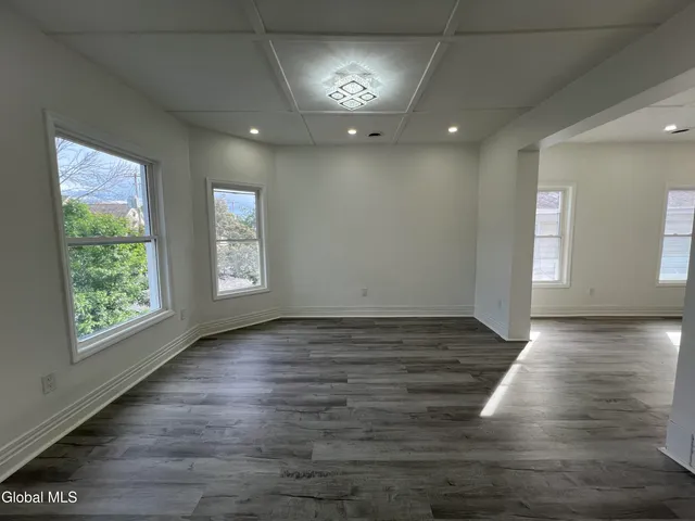 $1,800 | 239 Mc Clellan Street, Schenectady, NY 12304