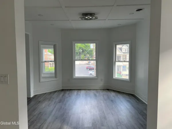 $1,800 | 239 Mc Clellan Street, Schenectady, NY 12304