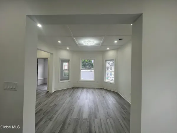 $1,800 | 239 Mc Clellan Street, Schenectady, NY 12304