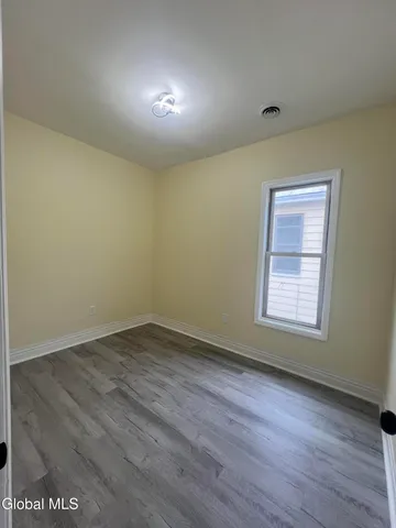 $1,800 | 239 Mc Clellan Street, Schenectady, NY 12304