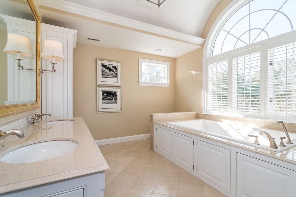458 Far Reach Road Westwood, MA 02090 - Photo 20 of 39 Gallery Image 20