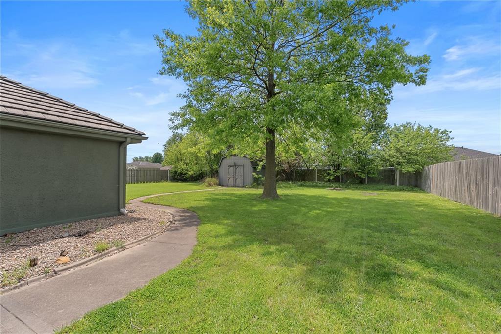 202 East E Kirby Road Grain Valley, MO 64029 - Photo 25 of 28