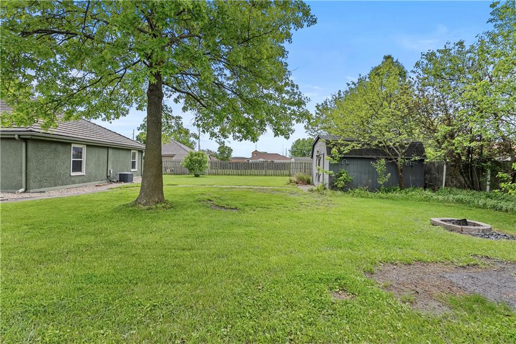 202 East E Kirby Road Grain Valley, MO 64029 - Photo 26 of 28