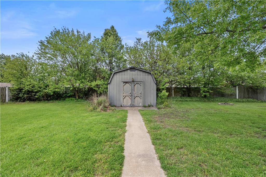 202 East E Kirby Road Grain Valley, MO 64029 - Photo 27 of 28