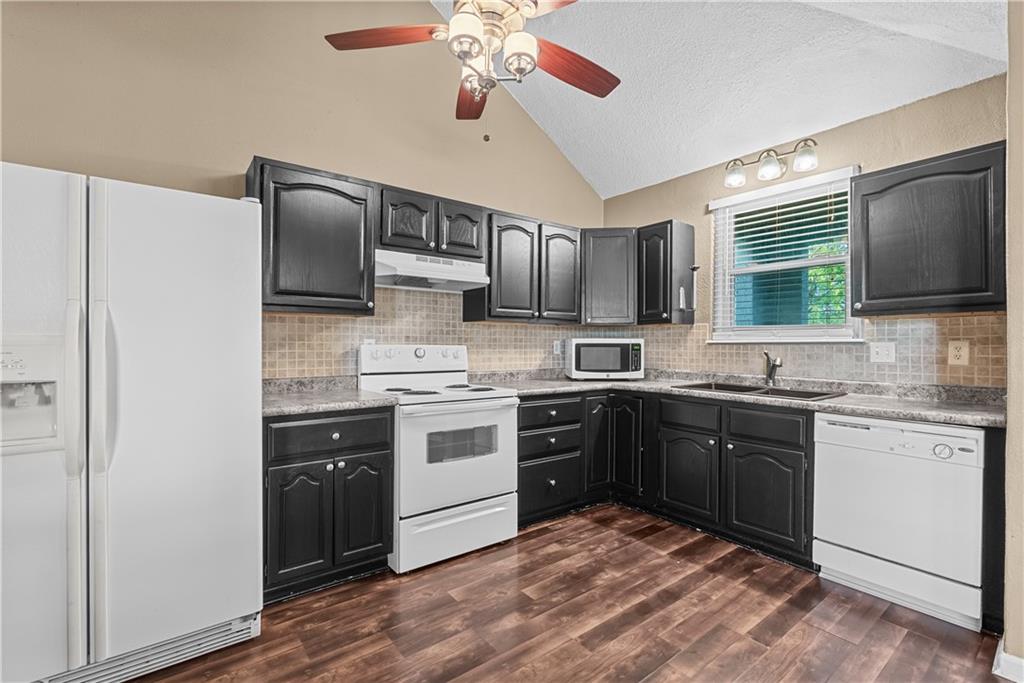 202 East E Kirby Road Grain Valley, MO 64029 - Photo 8 of 28