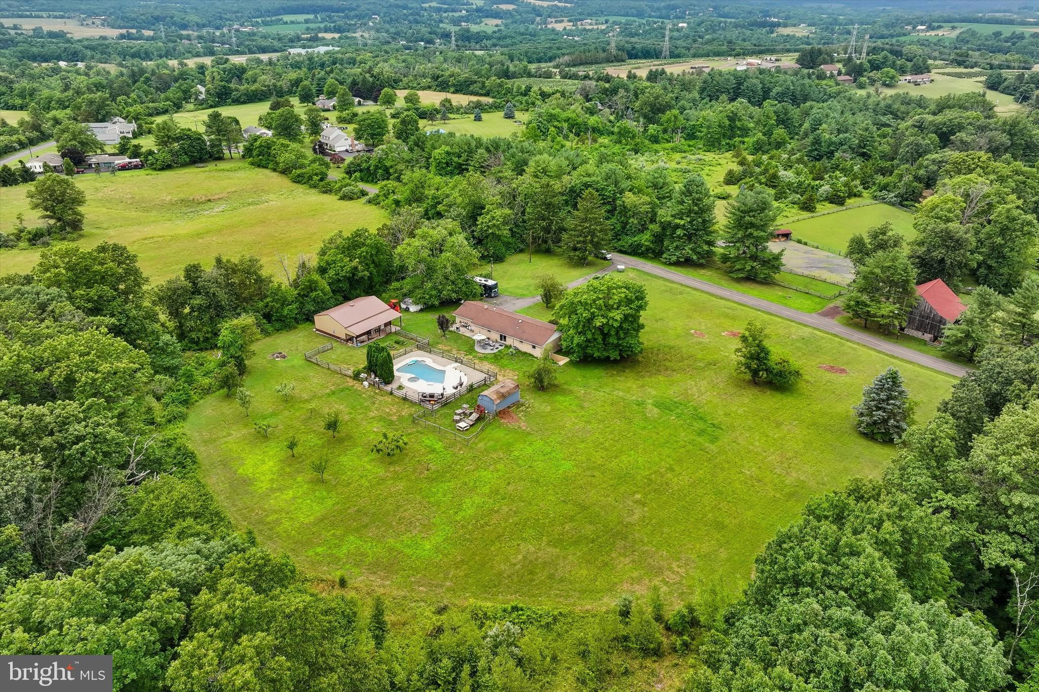 2380 Winding Road Quakertown, PA 18951 - Photo 4 of 35