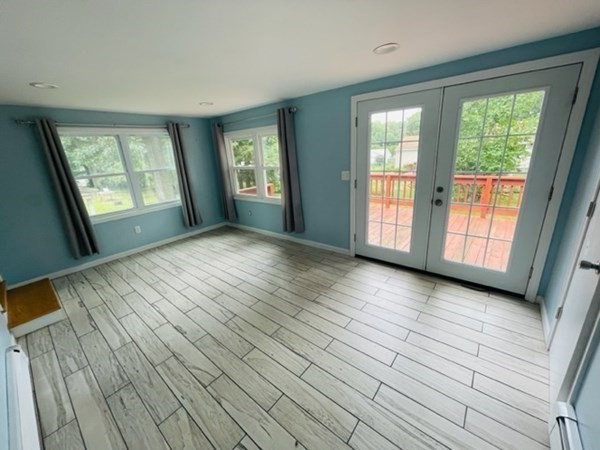 102 Harrow Road Springfield, MA 01118 - Photo 12 of 35 an empty room with windows