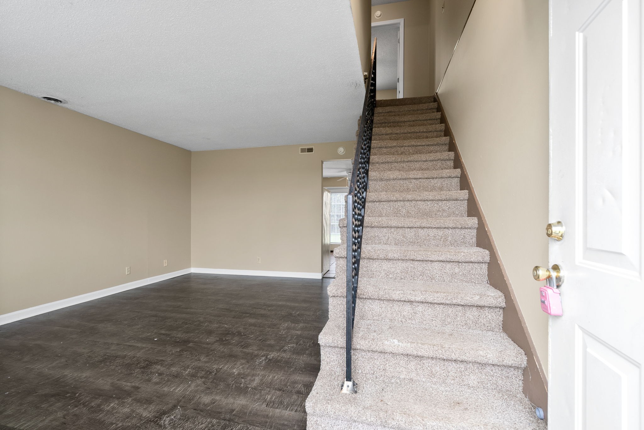 1044 Pembroke Oak Grove Road Oak Grove, KY 42262 - Photo 6 of 40 a view of entryway