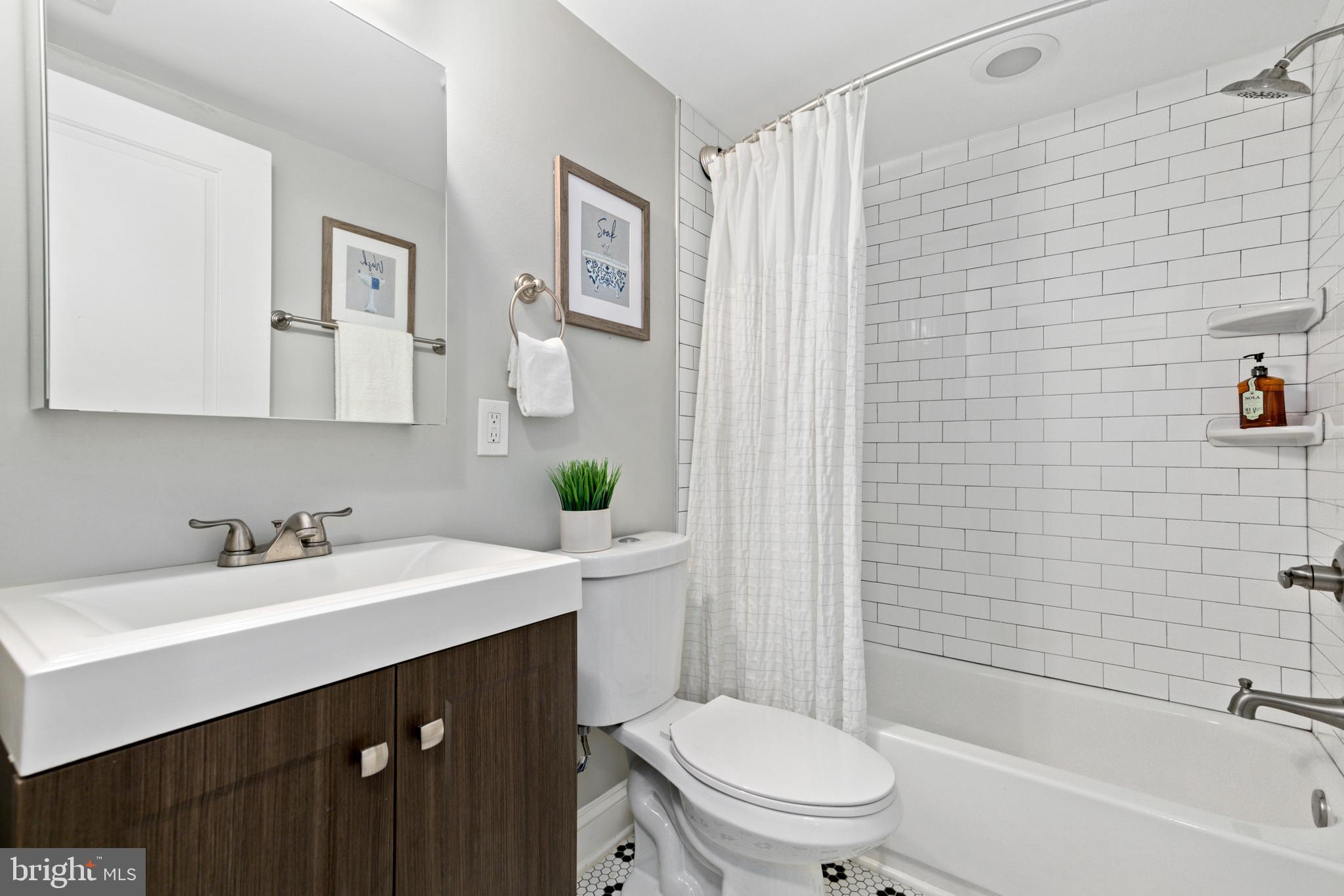 1258 Holbrook Terrace Northeast, Unit 5 Washington, DC 20002 - Photo 21 of 31