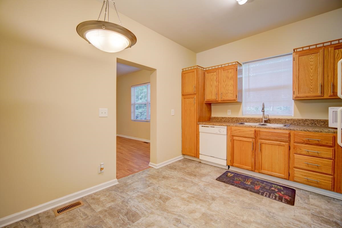 8171 2nd Street Boiling Springs, SC 29316 - Photo 6 of 25 Gallery Image 6