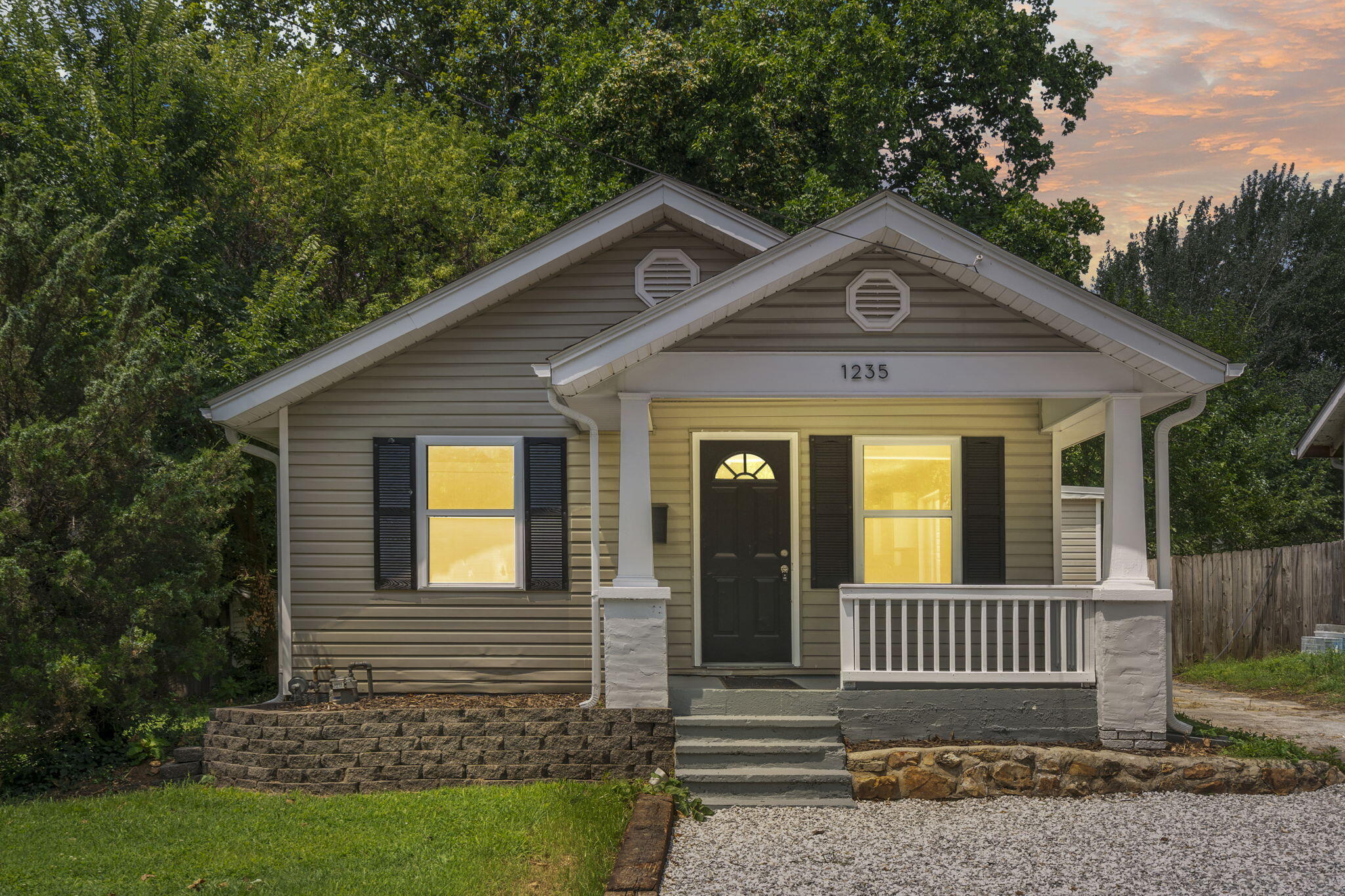 1235 South Ferguson Avenue Springfield, MO 65807 - Photo 1 of 1 1-web-or-mls-DSC00916_DUSK