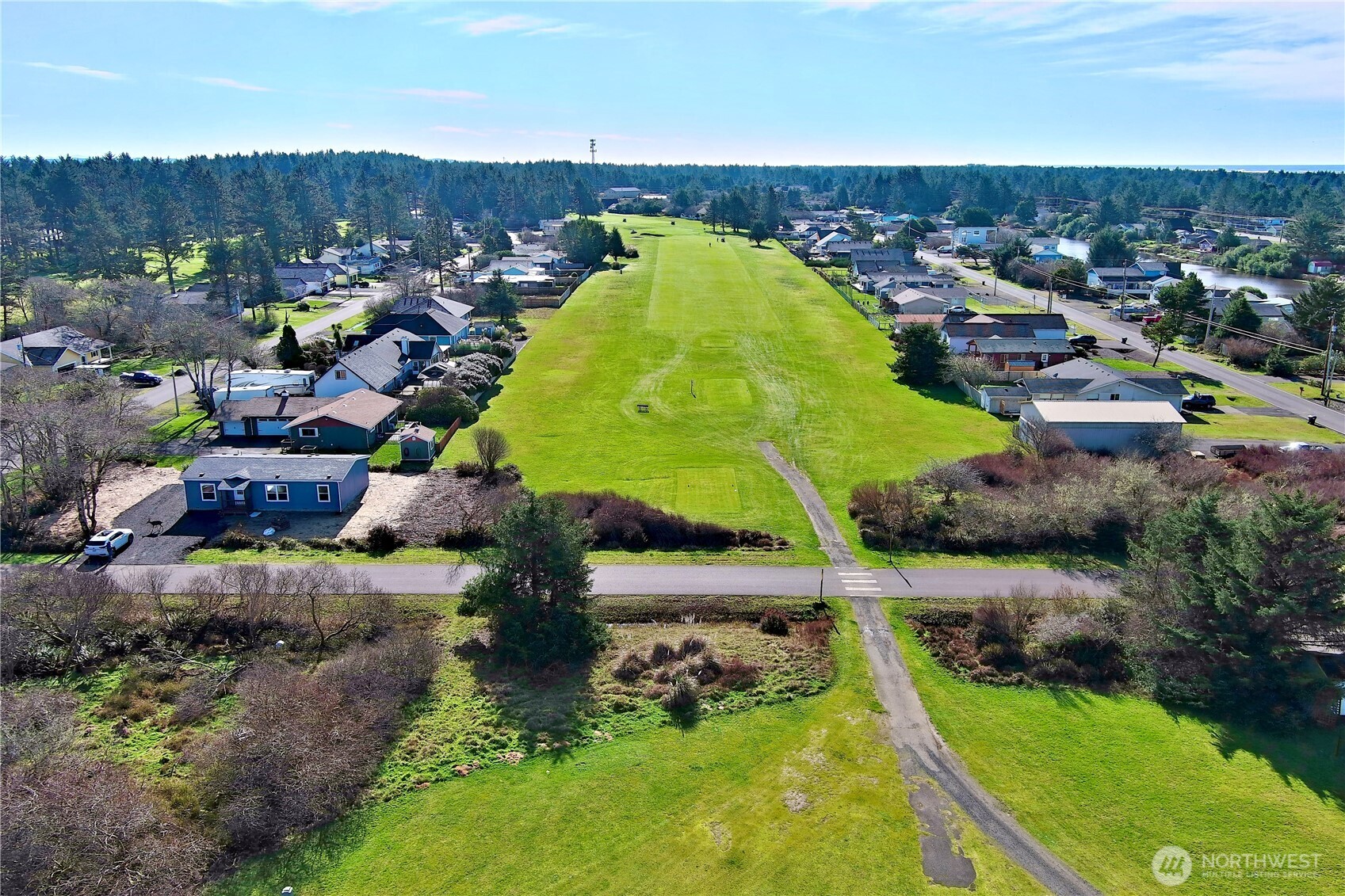 299 Octopus Avenue Northeast Ocean Shores, WA 98569 - Photo 40 of 40 a view of a city
