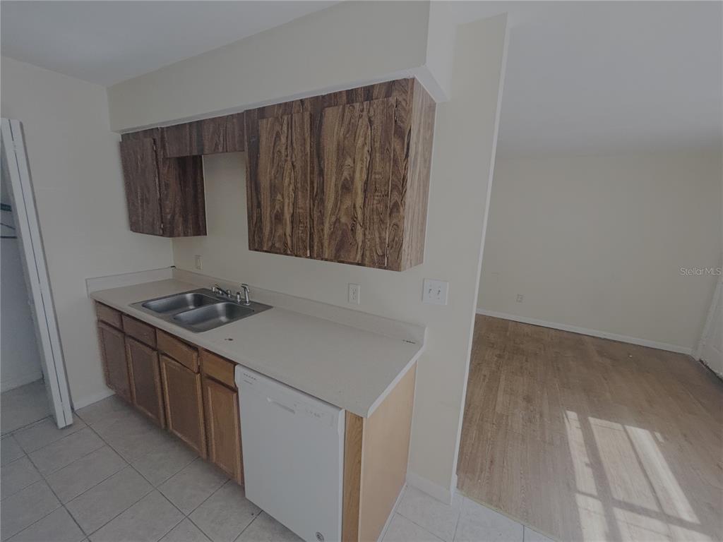 1915 Southwest 70th Terrace, Unit B Gainesville, FL 32607 - Photo 6 of 12