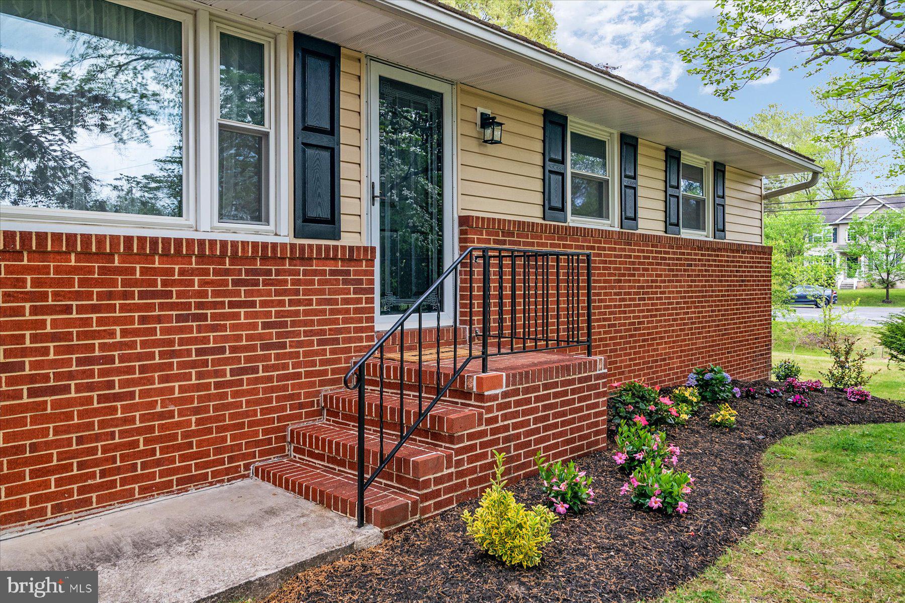 1402 Evergreen Road Severn, MD 21144 - Photo 4 of 35