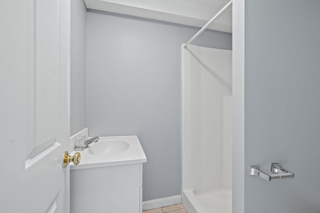 225 Skunknet Road Barnstable, MA 02632 - Photo 21 of 27 a utility room with dryer and washer