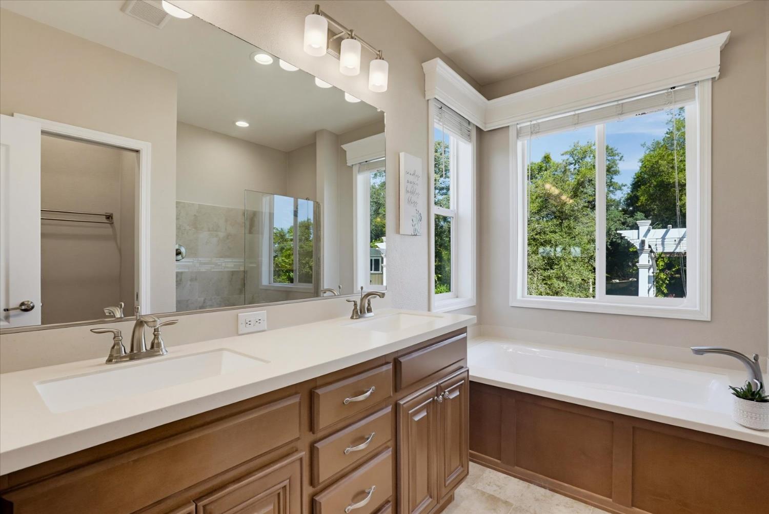 11503 Lime Kiln Road Grass Valley, CA 95949 - Photo 19 of 49 PRIMARY SUITE BATHROOM