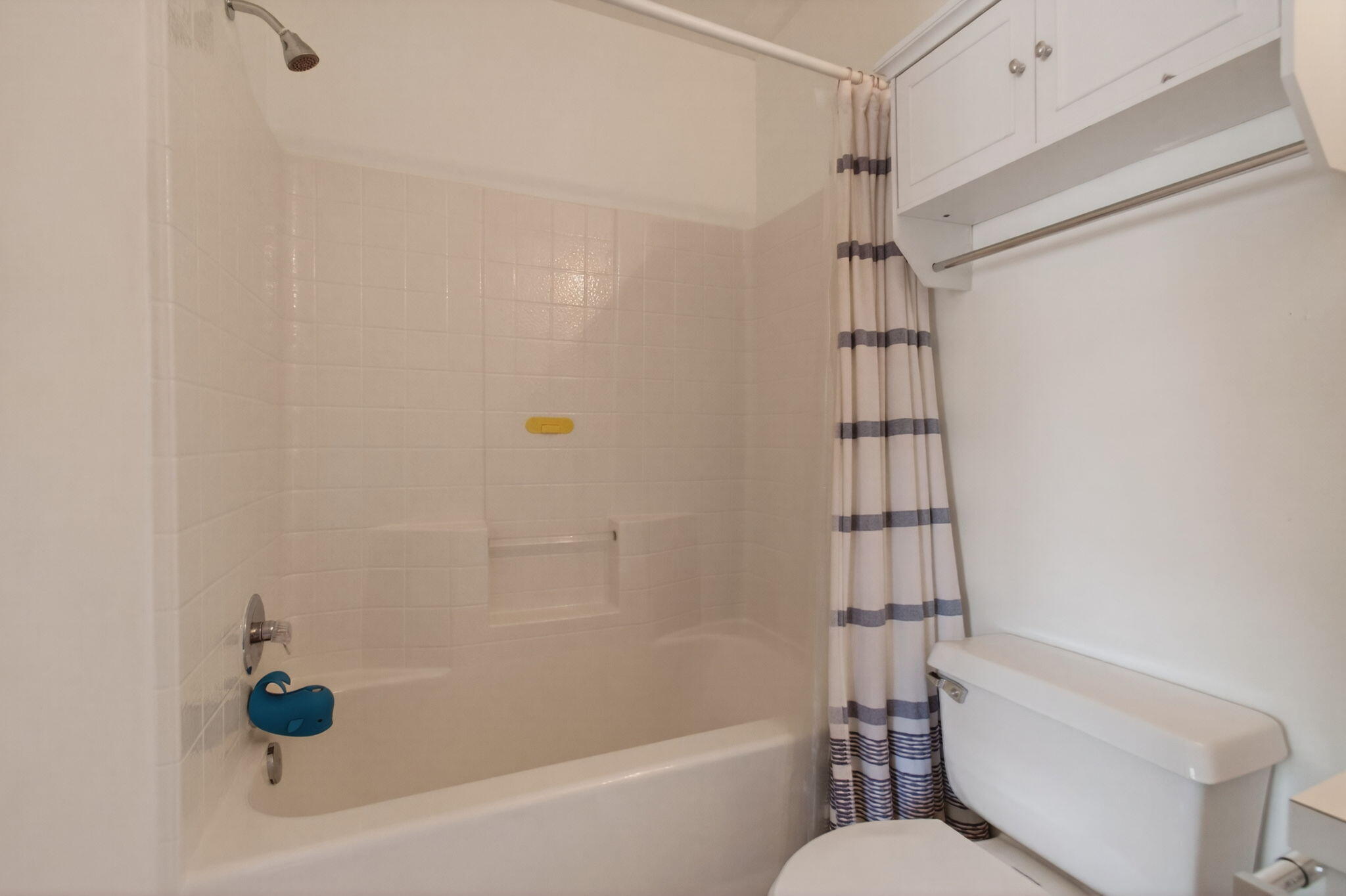 9931 Kamena Circle Boynton Beach, FL 33436 - Photo 26 of 37 a bathroom with a bathtub and a toilet