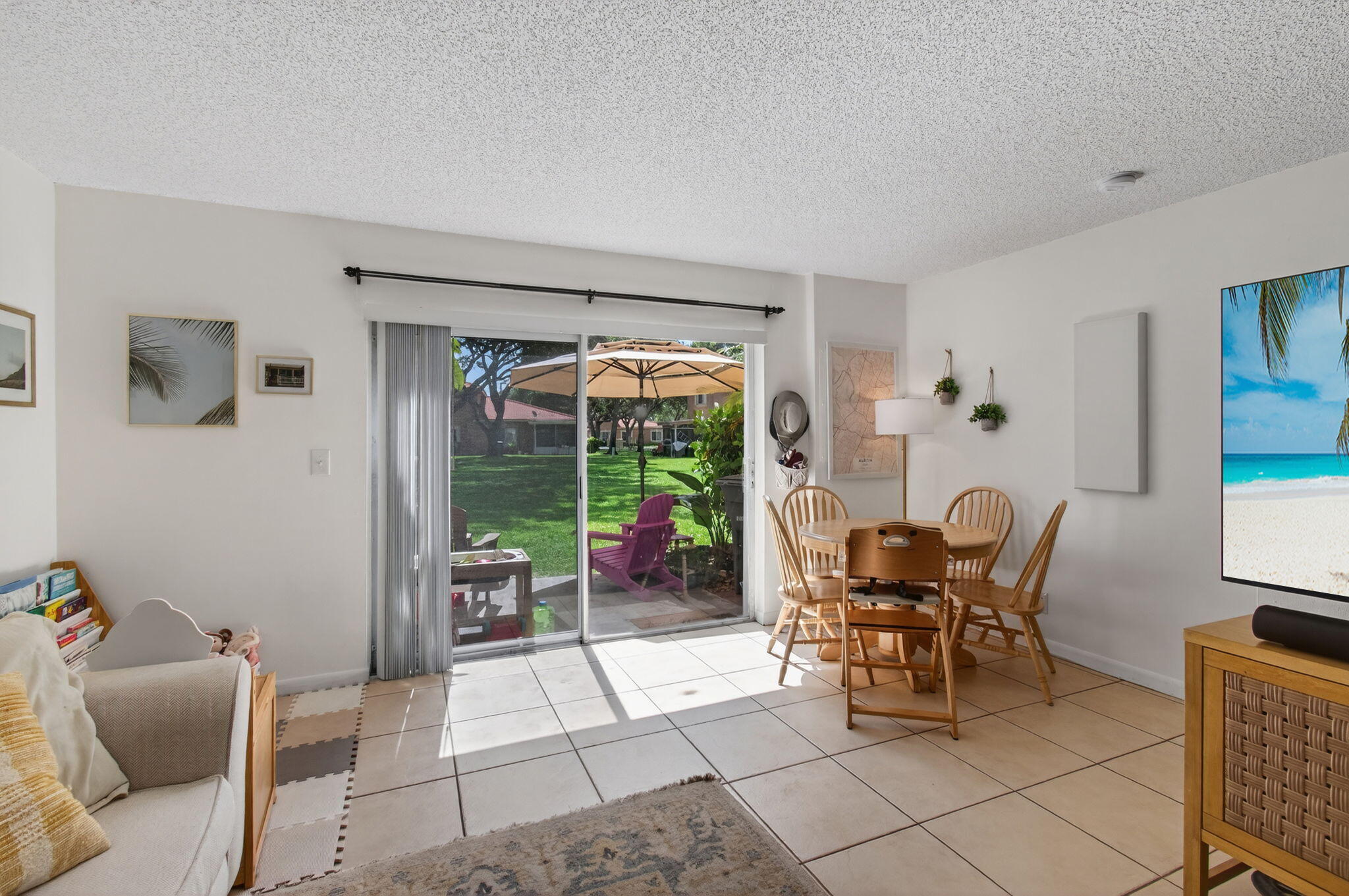 9931 Kamena Circle Boynton Beach, FL 33436 - Photo 5 of 37 a outdoor space with furniture