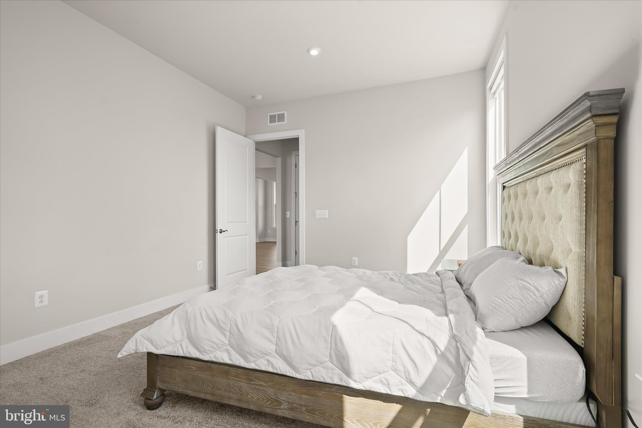 7306 Sugar Magnolia Loop Gainesville, VA 20155 - Photo 30 of 71 Entry level bedroom suite