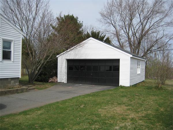 145 Whitehall Road Amesbury, MA 01913 - Photo 3 of 15 Gallery Image 3