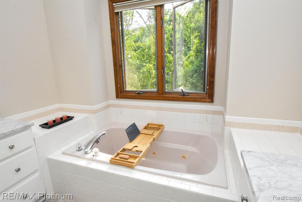 7976 Lee Road Brighton, MI 48116 - Photo 27 of 54