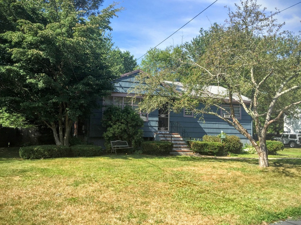 32 Niles Road Randolph, MA 02368 - Photo 3 of 30 Gallery Image 3