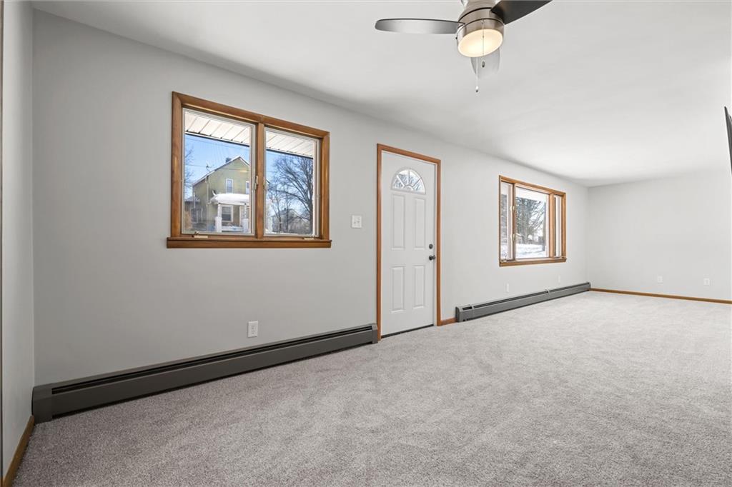 310 Hamilton Avenue Farrell, PA 16121 - Photo 3 of 35