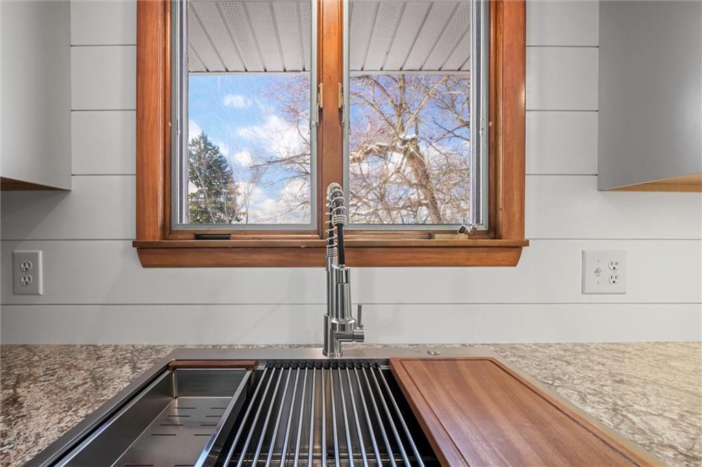 310 Hamilton Avenue Farrell, PA 16121 - Photo 10 of 35