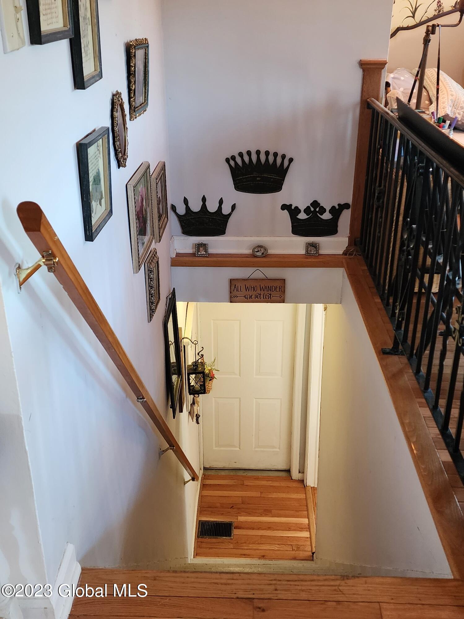 400 Middleline Road Ballston, NY 12020 - Photo 20 of 20 Stairwell