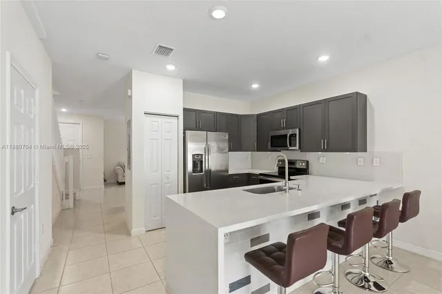 $3,250 | 10519 West 33rd Court, Unit 1, Hialeah, FL 33018