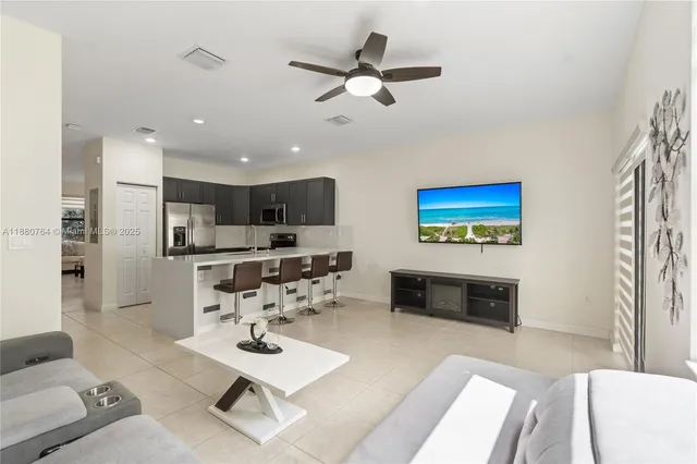 $3,250 | 10519 West 33rd Court, Unit 1, Hialeah, FL 33018