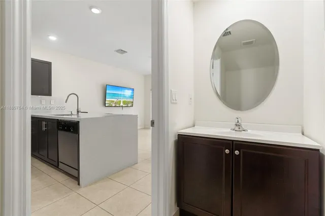 $3,250 | 10519 West 33rd Court, Unit 1, Hialeah, FL 33018