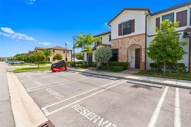 $3,250 | 10519 West 33rd Court, Unit 1, Hialeah, FL 33018