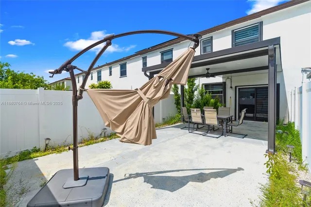 $3,250 | 10519 West 33rd Court, Unit 1, Hialeah, FL 33018