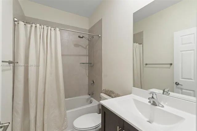 $3,250 | 10519 West 33rd Court, Unit 1, Hialeah, FL 33018