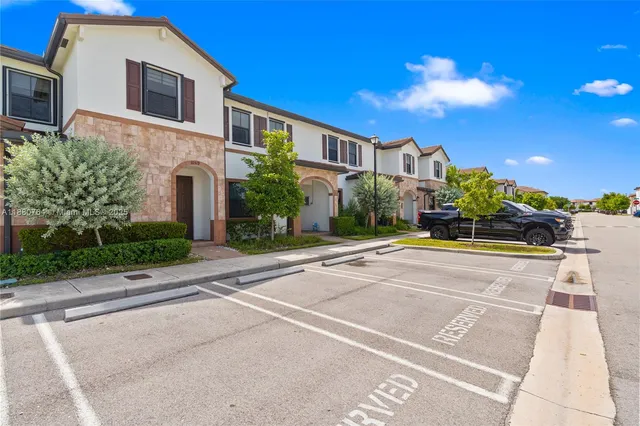 $3,250 | 10519 West 33rd Court, Unit 1, Hialeah, FL 33018