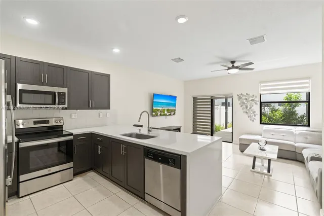 $3,250 | 10519 West 33rd Court, Unit 1, Hialeah, FL 33018