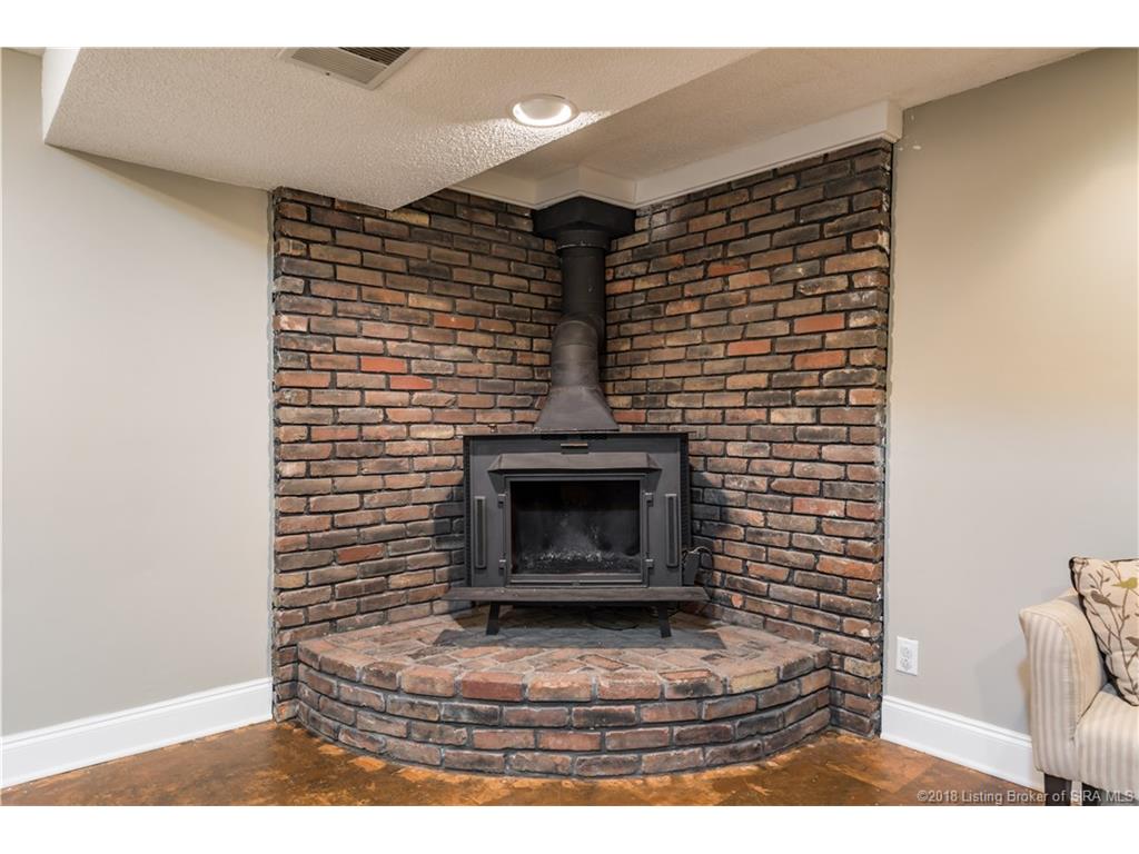 8272 Navilleton Road Floyds Knobs, IN 47119 - Photo 25 of 35 Gallery Image 25