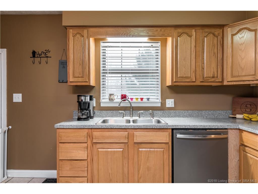 8272 Navilleton Road Floyds Knobs, IN 47119 - Photo 10 of 35 Gallery Image 10